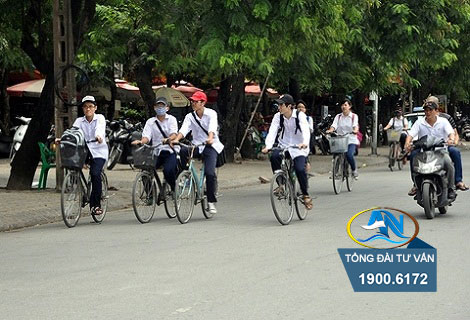 Hội Khuyến học tập tỉnh Lâm Đồng trao 100 xe đạp điện tặng học viên vượt lên trên khó khăn hiếu  học