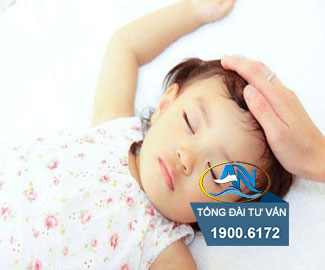 Cùng nghỉ hưởng chế độ khi con ốm