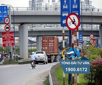 Thực hiện quy định cấm xe máy và xe gắn máy qua cầu vượt nội thành Người  dân vi phạm do chưa cập nhật quy định mới