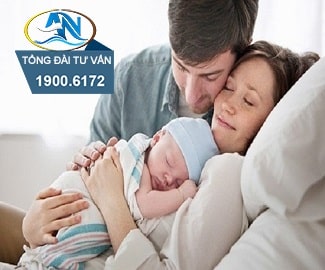 Người lao động nhận nuôi con nuôi 2 tuần tuổi